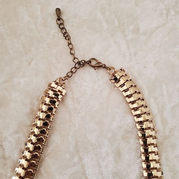 Fashion Jewelry Necklace Big Statement Gold Tone - Picture 7 of 7